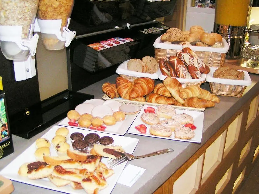 Hotel Primavera Parco Fuerth 3*,